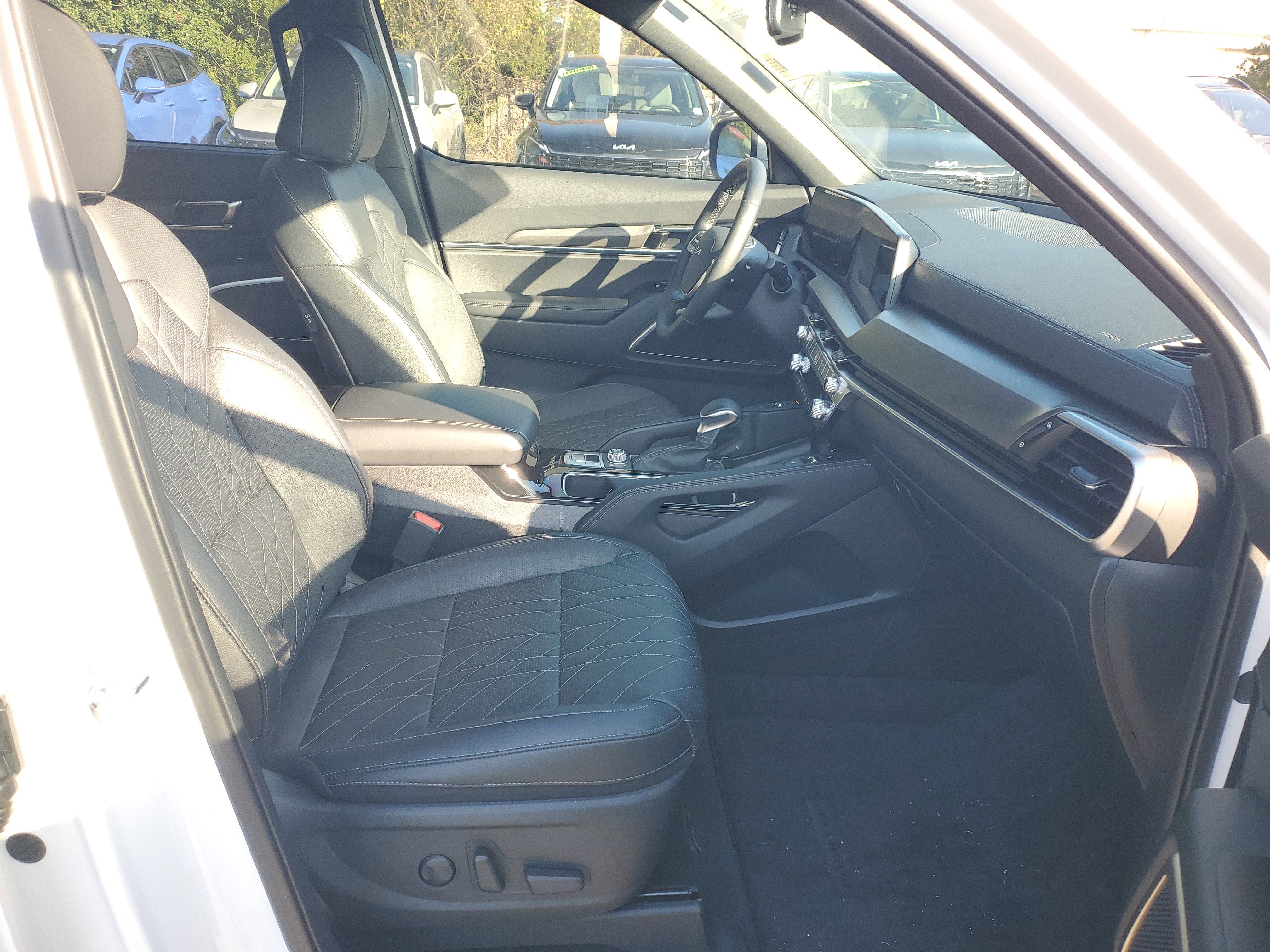 Certified 2025 Kia Telluride AWD image 6