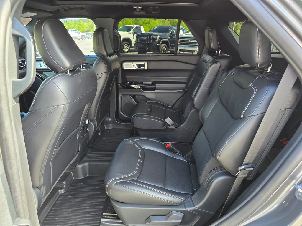 Used 2023 Ford Explorer ST w/ Equipment Group 401A AWD/4WD image 11