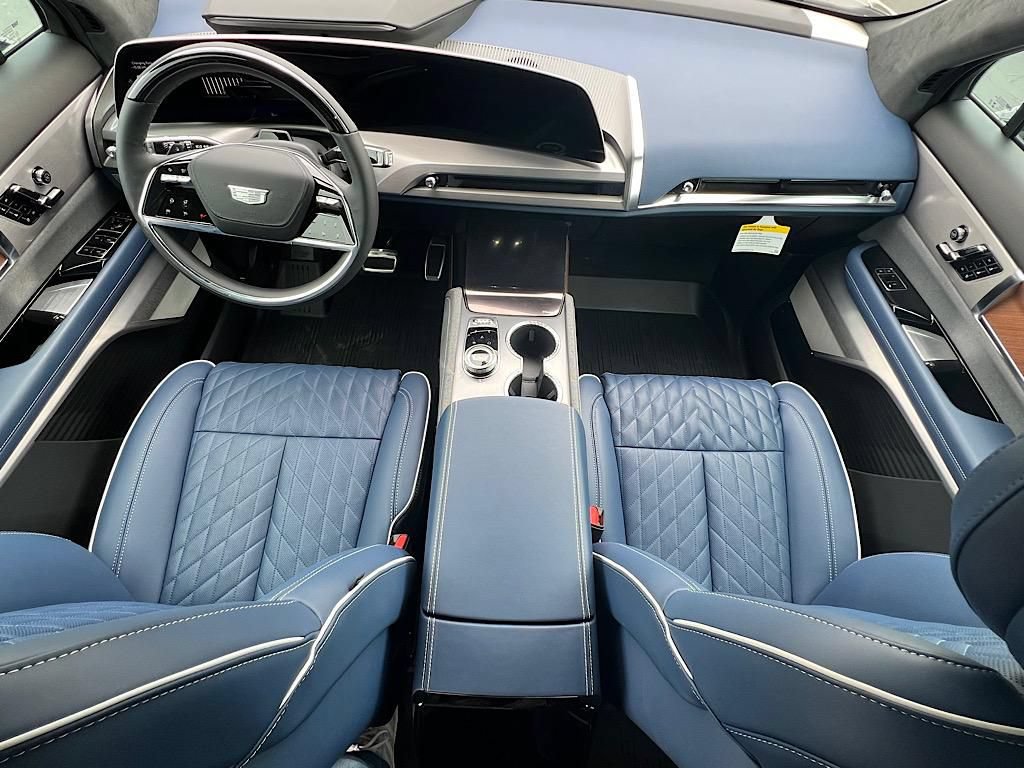 New 2026 Cadillac Vistiq Premium Luxury w/ LPO, Floor Liner Package AWD/4WD image 13