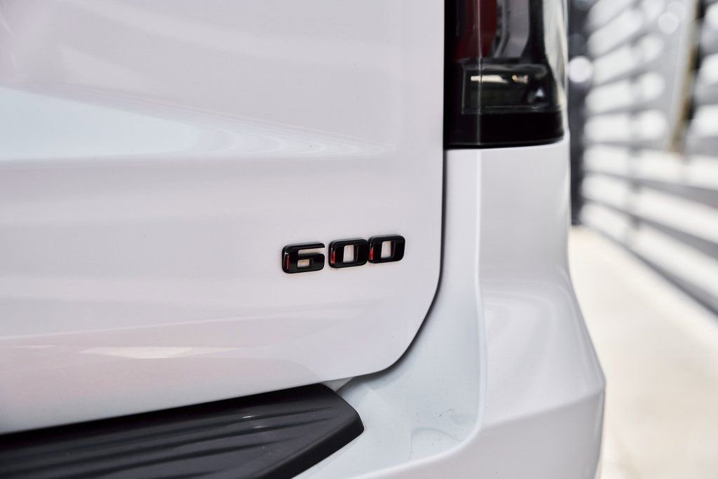 Used 2023 Cadillac Escalade ESV Sport w/ LPO, ONYX Package image 11