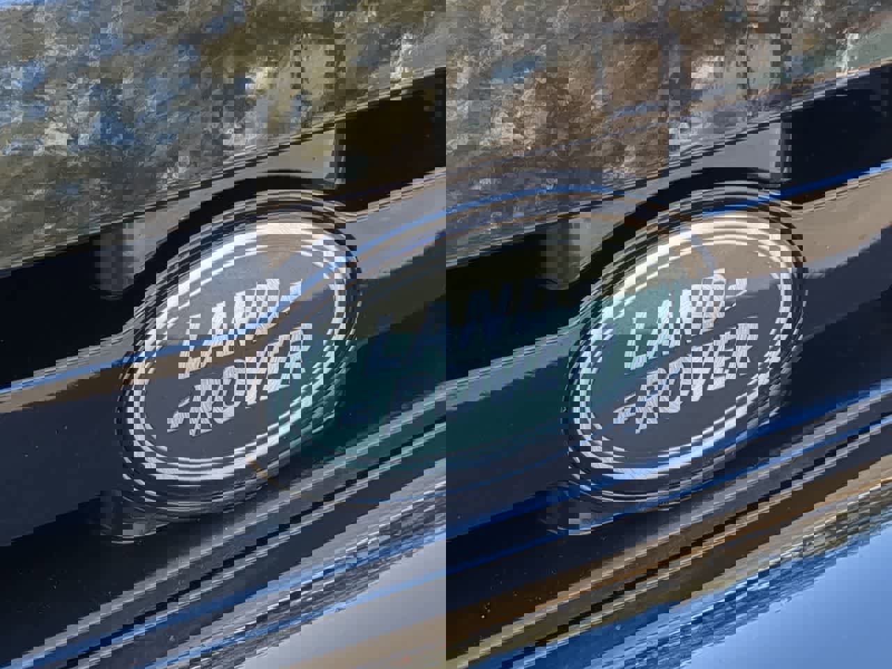 Used 2025 Land Rover Defender 110 S image 12