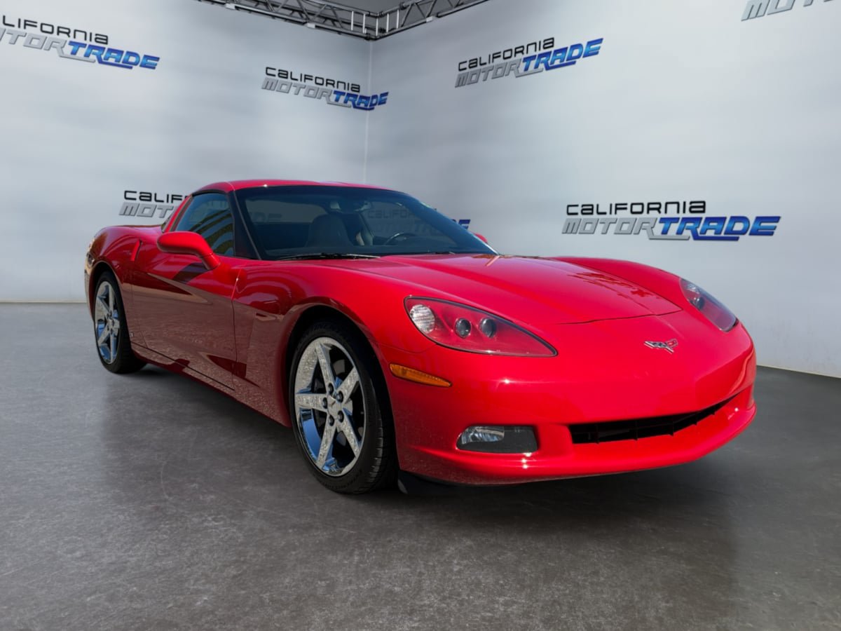 Used 2007 Chevrolet Corvette Coupe w/ Preferred Equipment Group RWD image 3