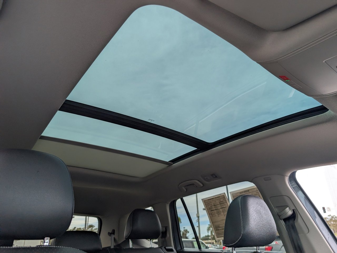 Used 2021 Volkswagen Atlas SEL AWD/4WD image 3