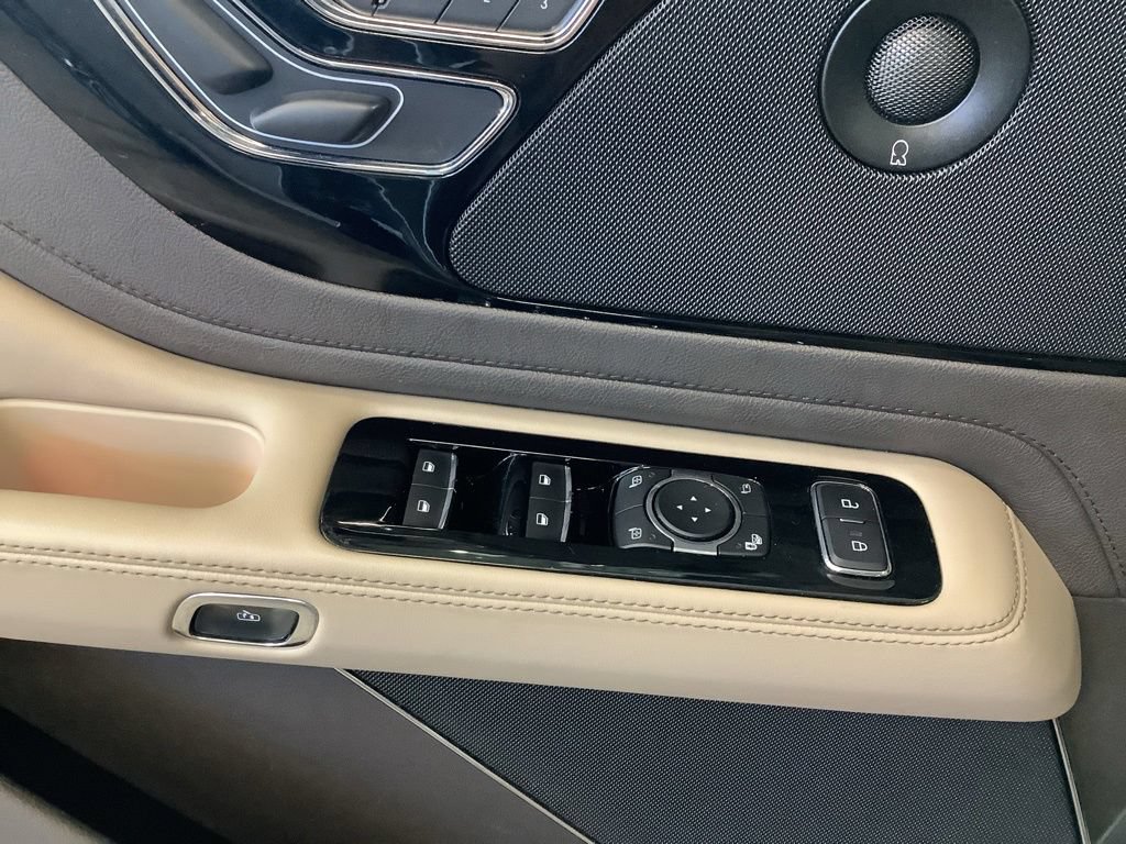 Used 2020 Lincoln Aviator Reserve w/ Equipment Group 201A AWD/4WD image 27