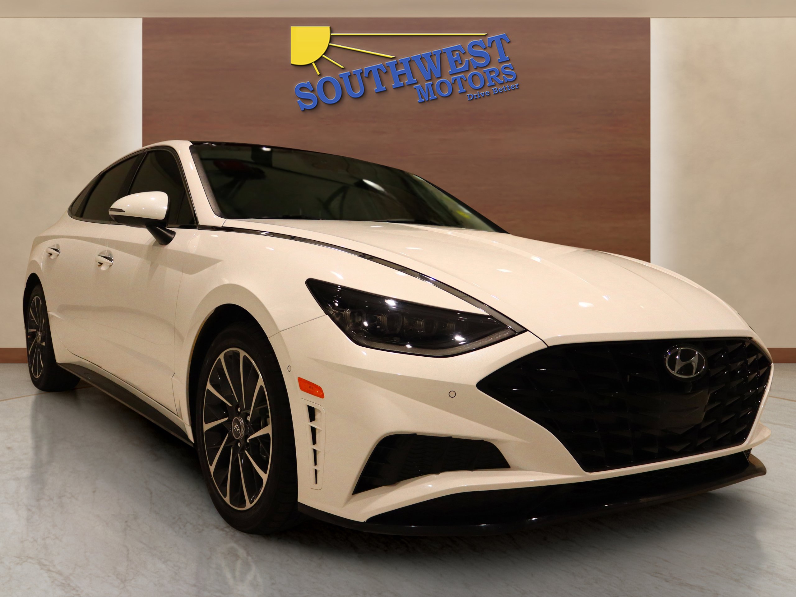 Used 2023 Hyundai Sonata Limited w/ Preferred Accessory Package image 5