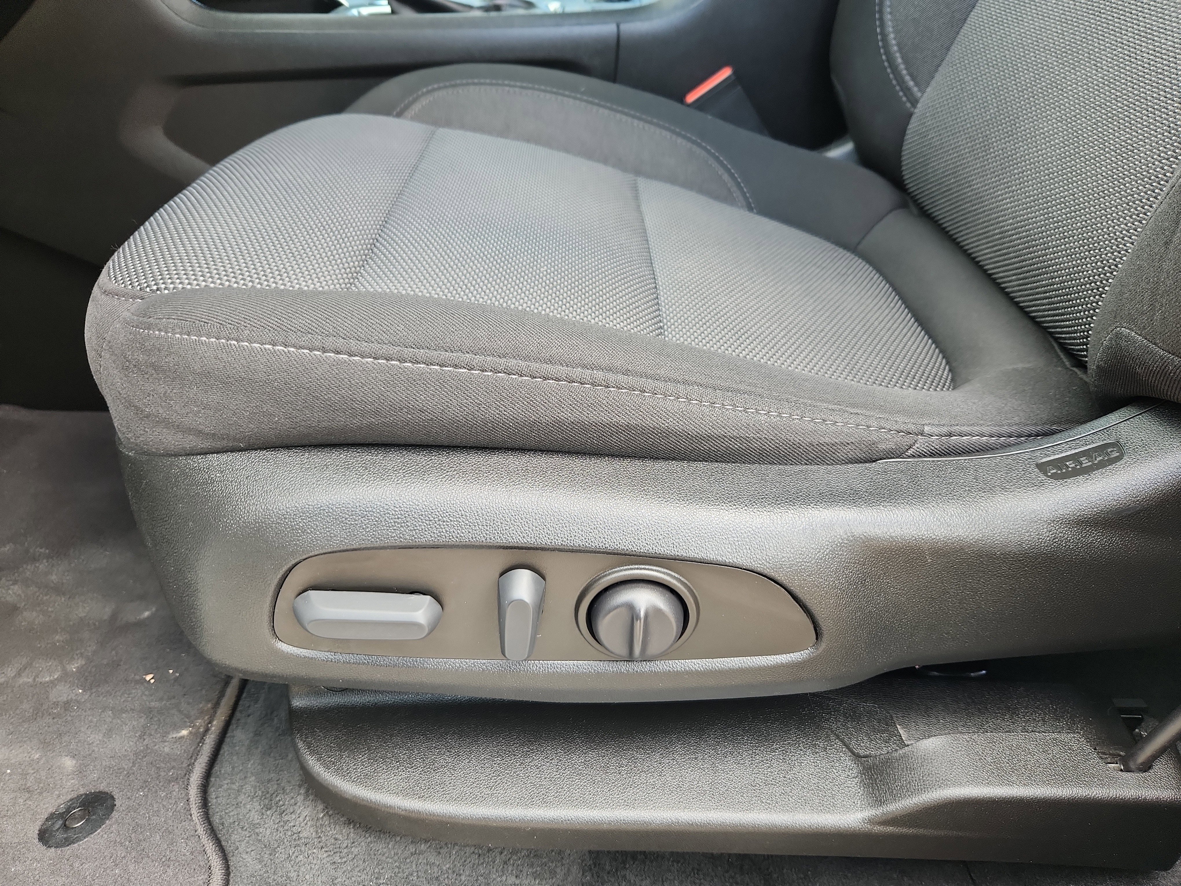 Used 2023 Chevrolet Traverse LT AWD/4WD image 12