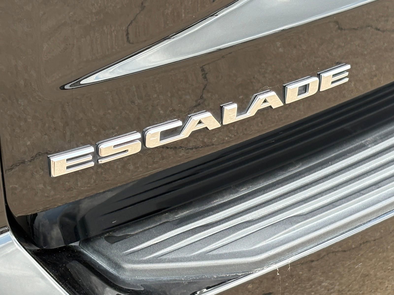 Used 2022 Cadillac Escalade Premium Luxury image 11