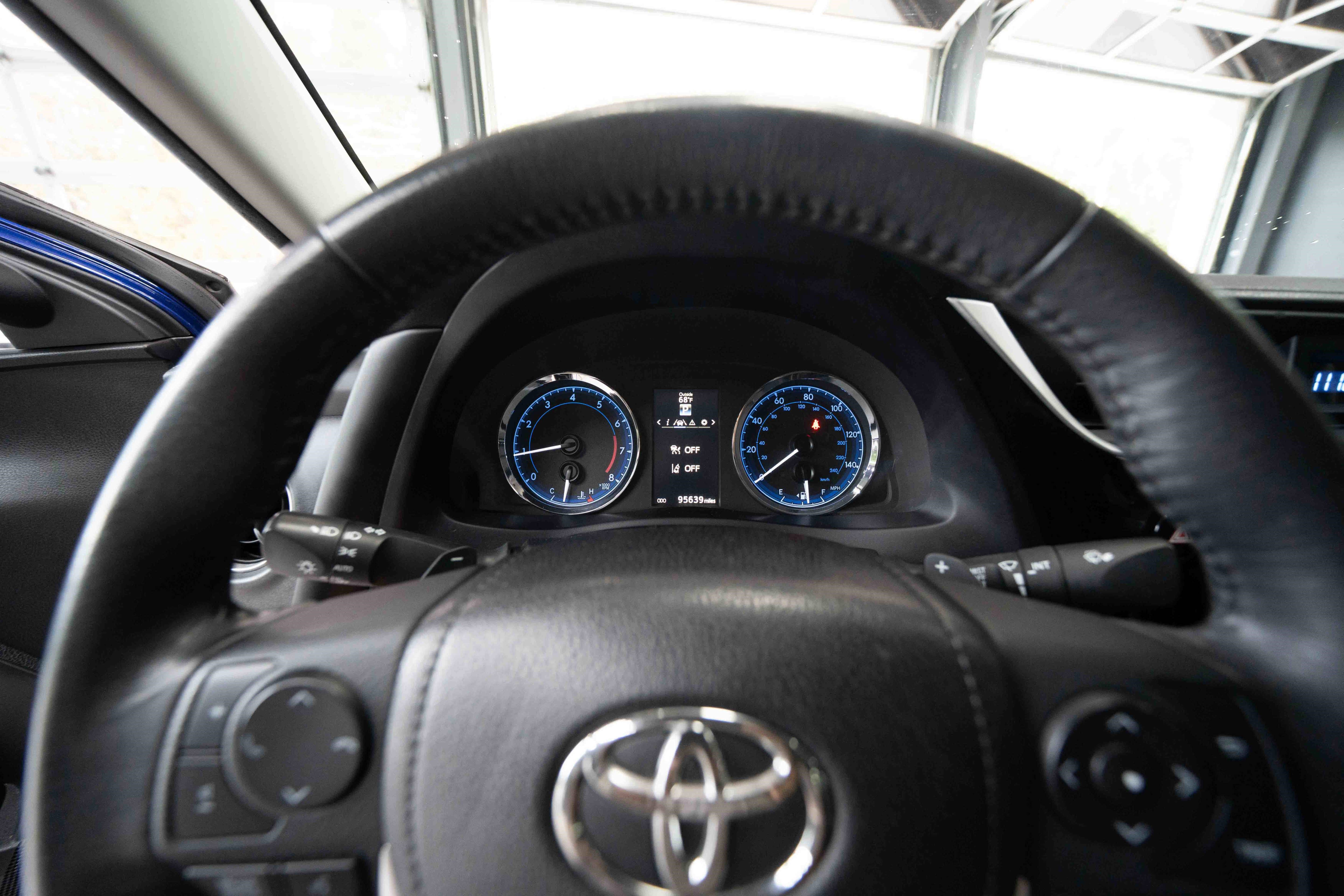 Used 2017 Toyota Corolla SE FWD image 15