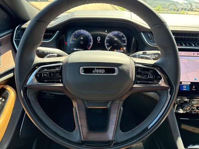 Used 2025 Jeep Grand Cherokee Summit image 5
