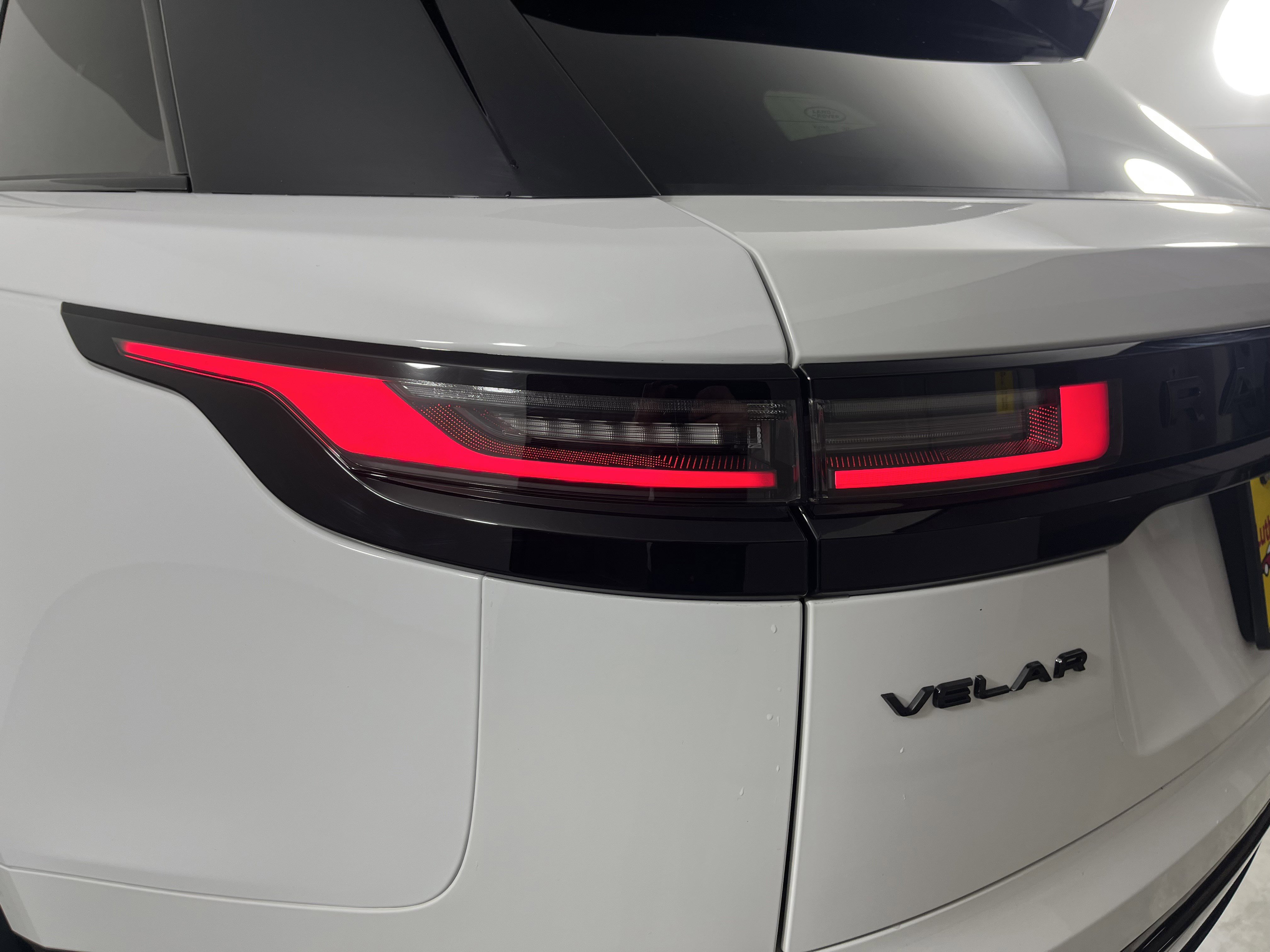 Used 2024 Land Rover Range Rover Velar Dynamic SE image 27