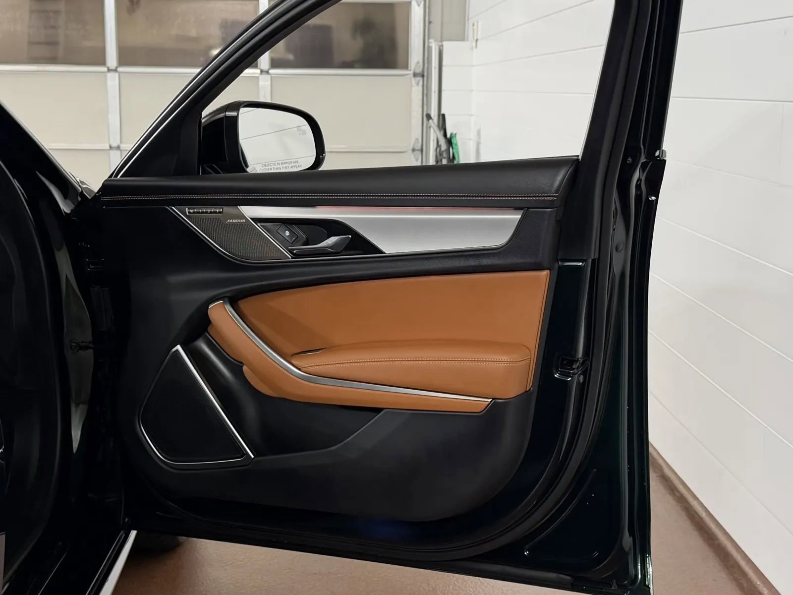 Used 2024 Jaguar XF R-Dynamic SE AWD/4WD image 46