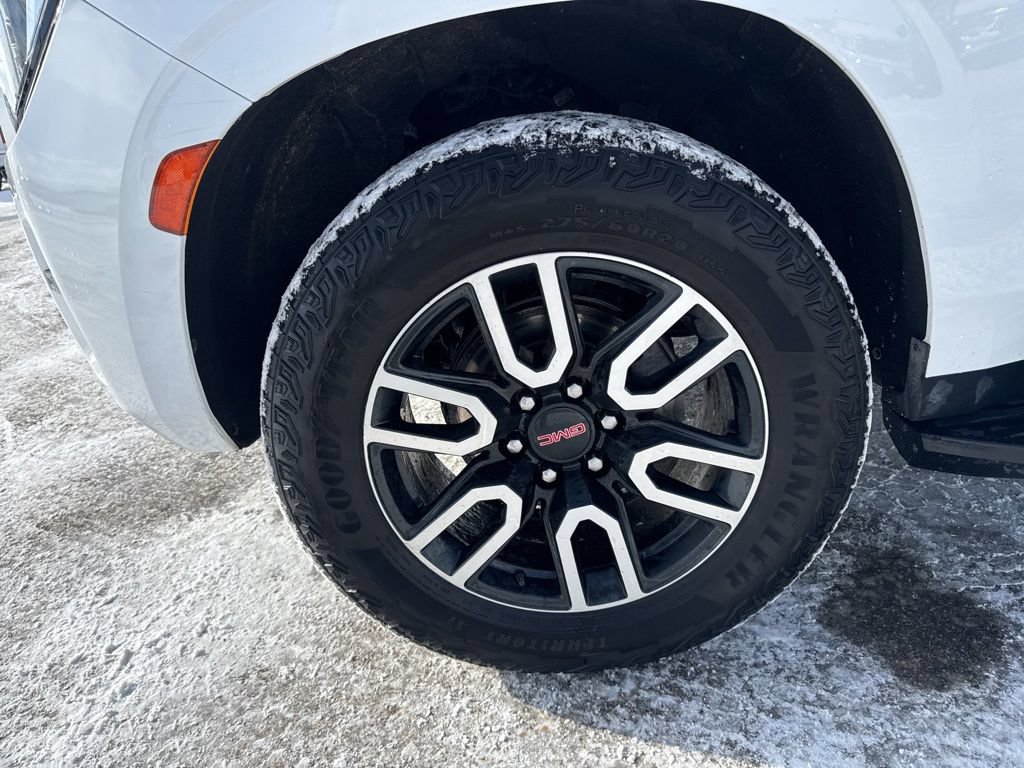 Used 2024 GMC Yukon AT4 AWD/4WD image 16