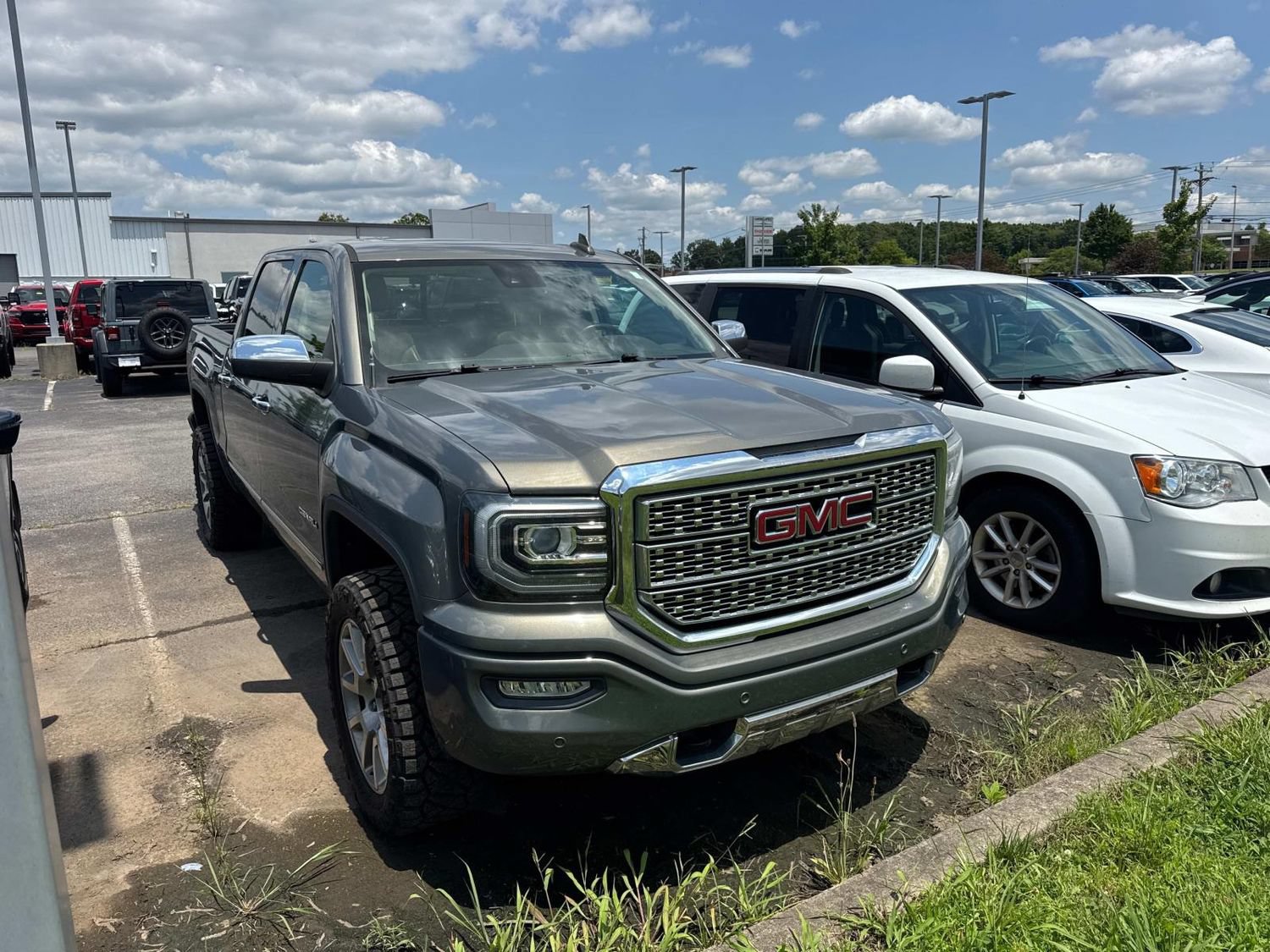 Used 2017 GMC Sierra 1500 Denali AWD/4WD image 2
