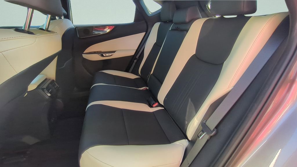 Used 2024 Lexus NX 250 FWD image 10