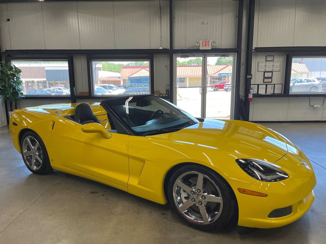 Used 2007 Chevrolet Corvette Convertible w/ Preferred Equipment Group RWD image 19