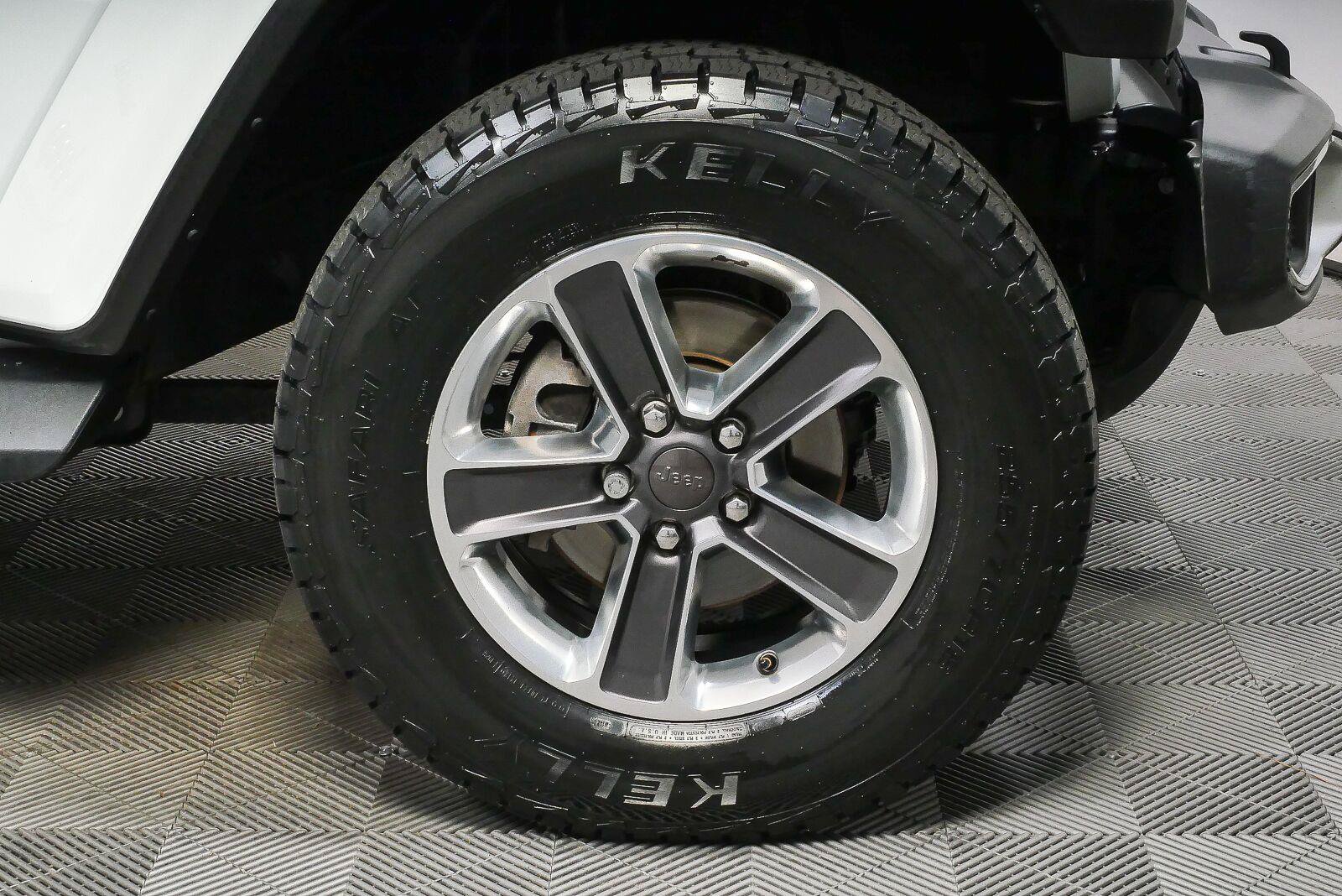 Used 2021 Jeep Wrangler Unlimited Sahara AWD/4WD image 35