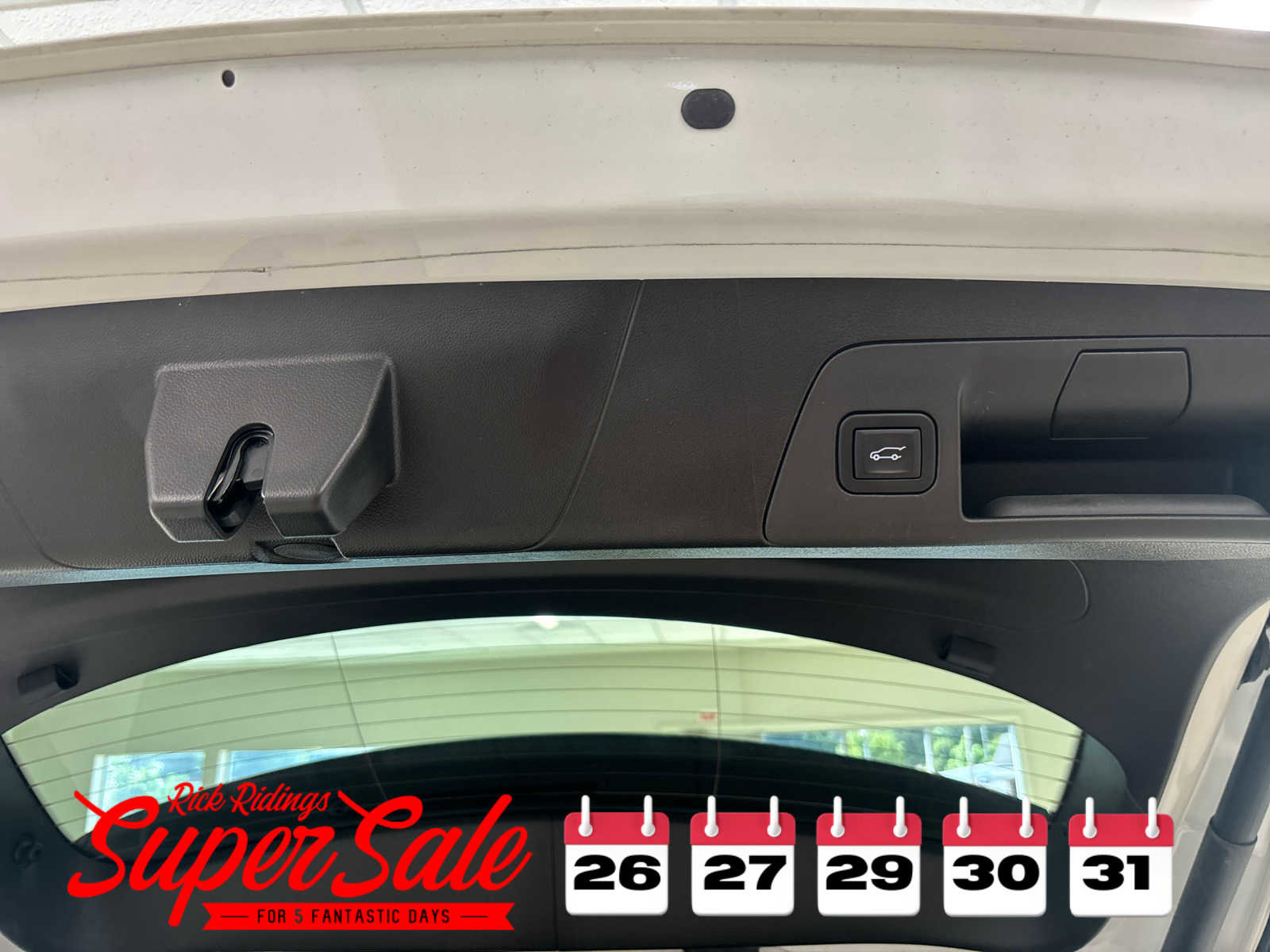 Used 2023 Buick Envision Essence w/ Technology Package I image 10