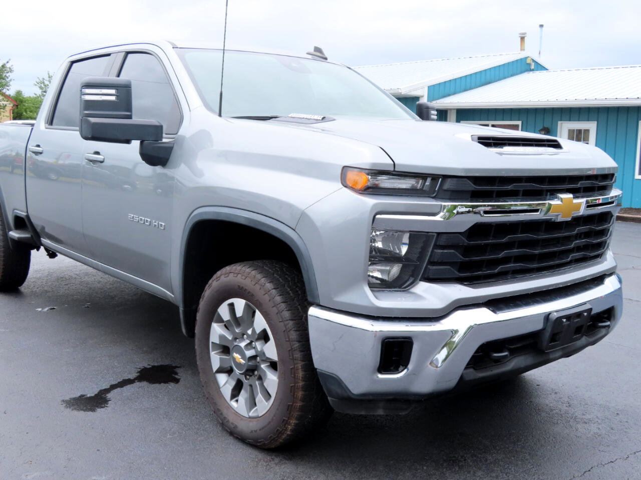 Used 2024 Chevrolet Silverado 2500 LT image 24
