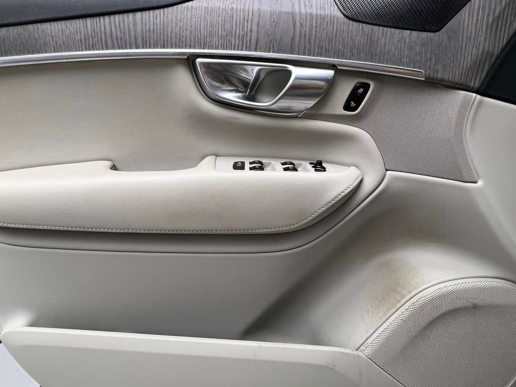 Used 2023 Volvo XC90 B6 Plus w/ Protection Package image 20