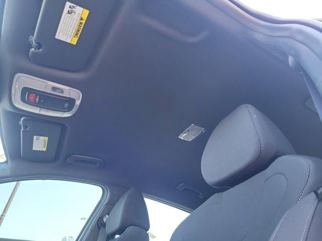 New 2025 Hyundai Elantra SEL FWD image 33