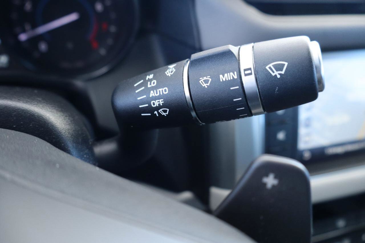 Used 2017 Jaguar XF Premium image 27