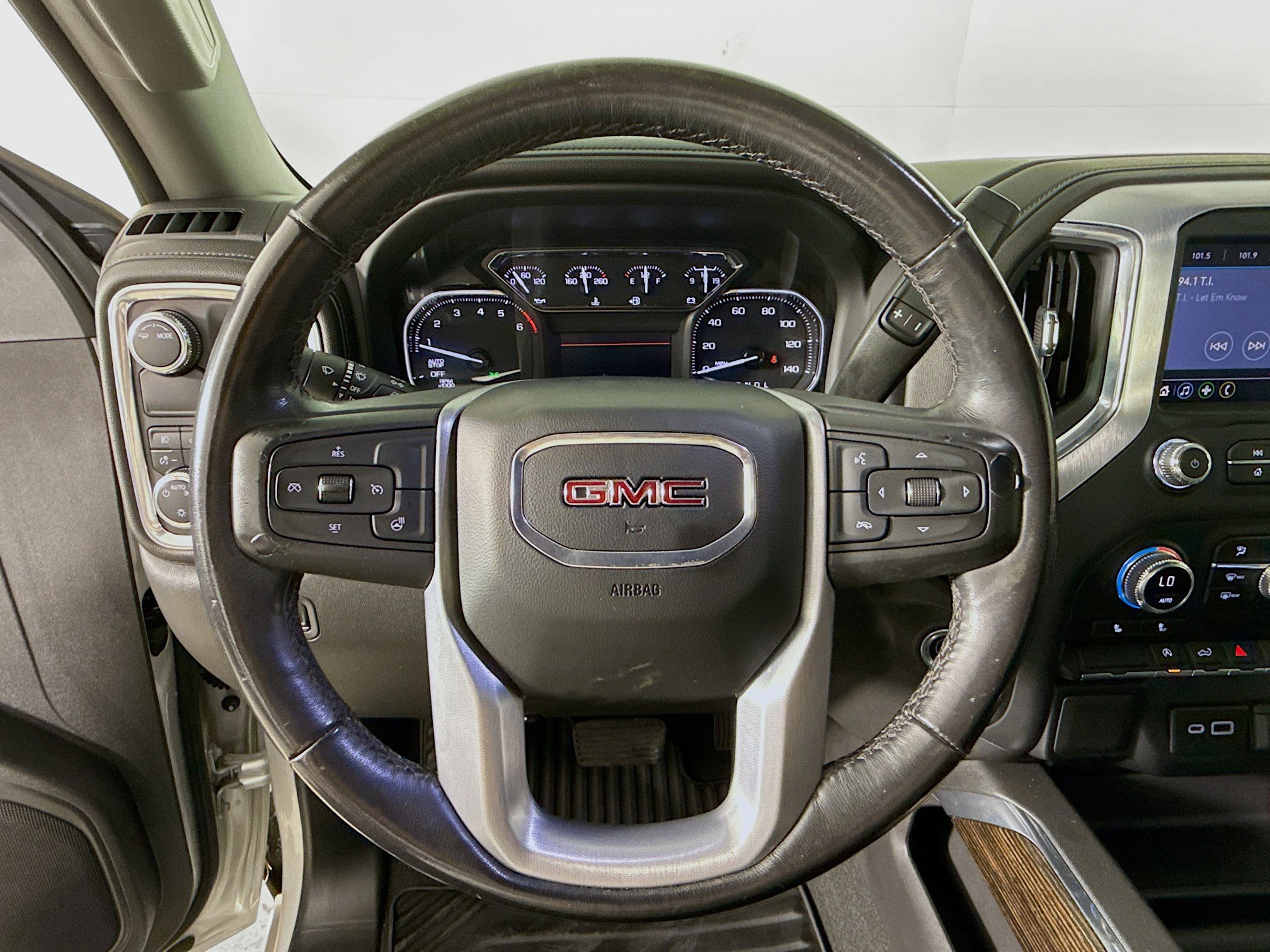 Used 2022 GMC Sierra 1500 Elevation RWD image 11