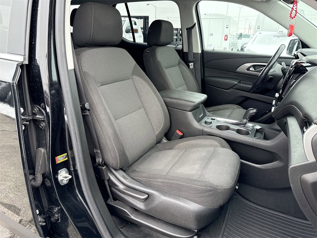 Used 2020 Chevrolet Traverse LT image 26