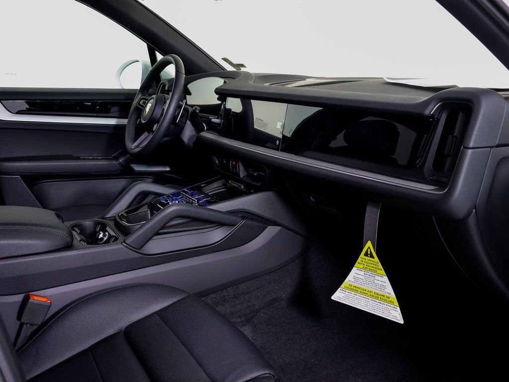 Certified 2025 Porsche Cayenne image 7