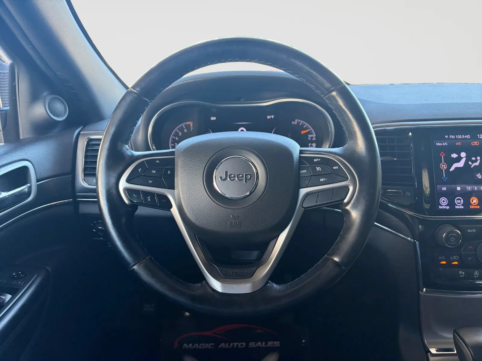 Used 2020 Jeep Grand Cherokee Limited AWD/4WD image 28