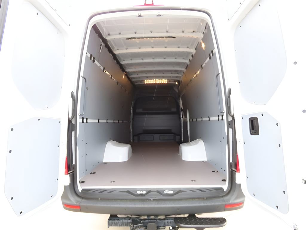 Used 2024 Mercedes-Benz Sprinter 3500 image 21
