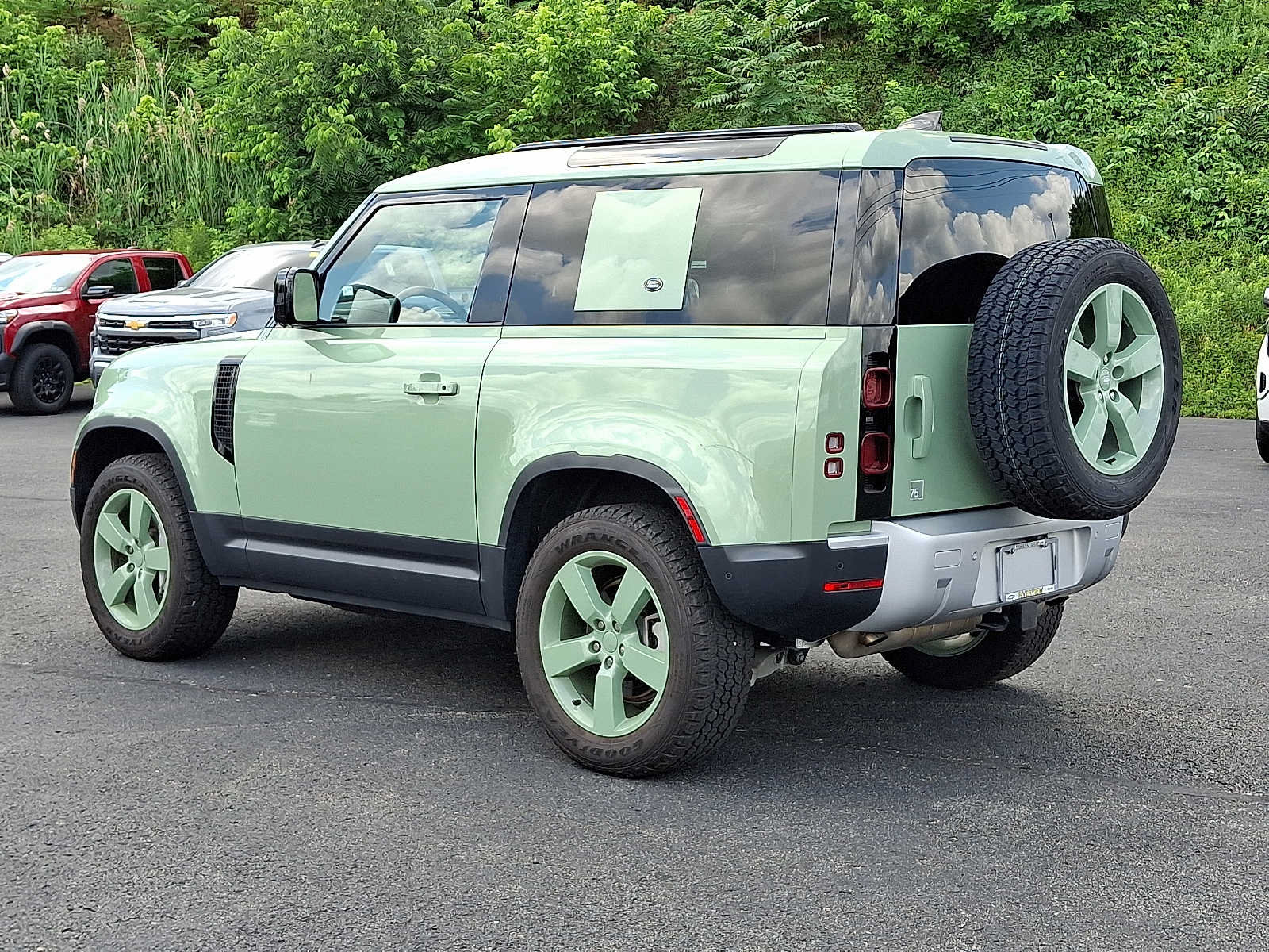 Used 2023 Land Rover Defender 110 75th Limited Edition AWD/4WD image 4