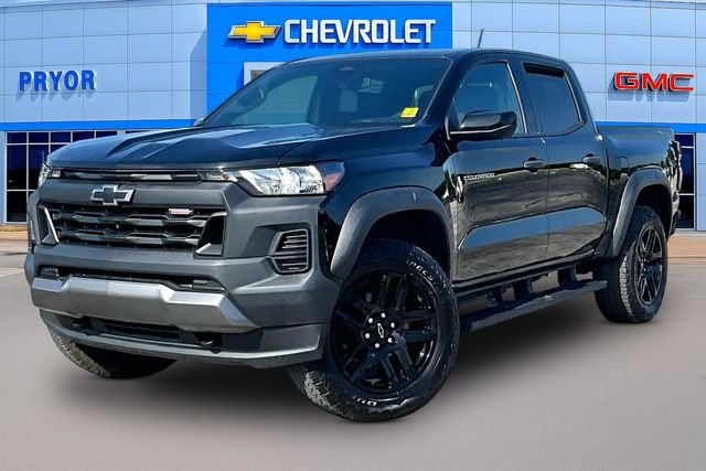 Used 2024 Chevrolet Colorado Trail Boss w/ Technology Package AWD/4WD image 3