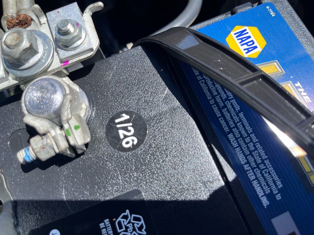 Used 2014 Toyota RAV4 EV FWD image 26