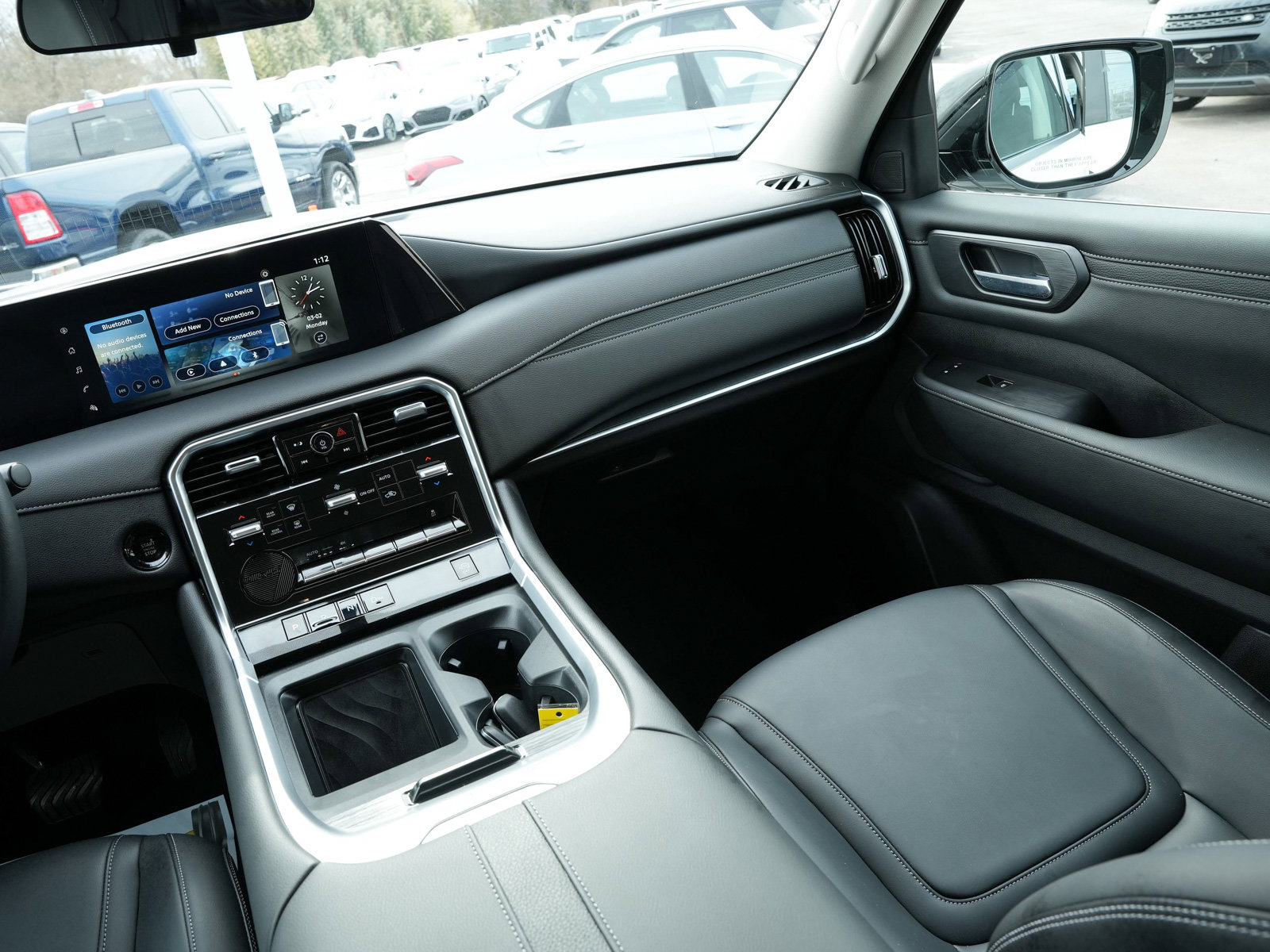 Used 2025 Nissan Armada SV image 37