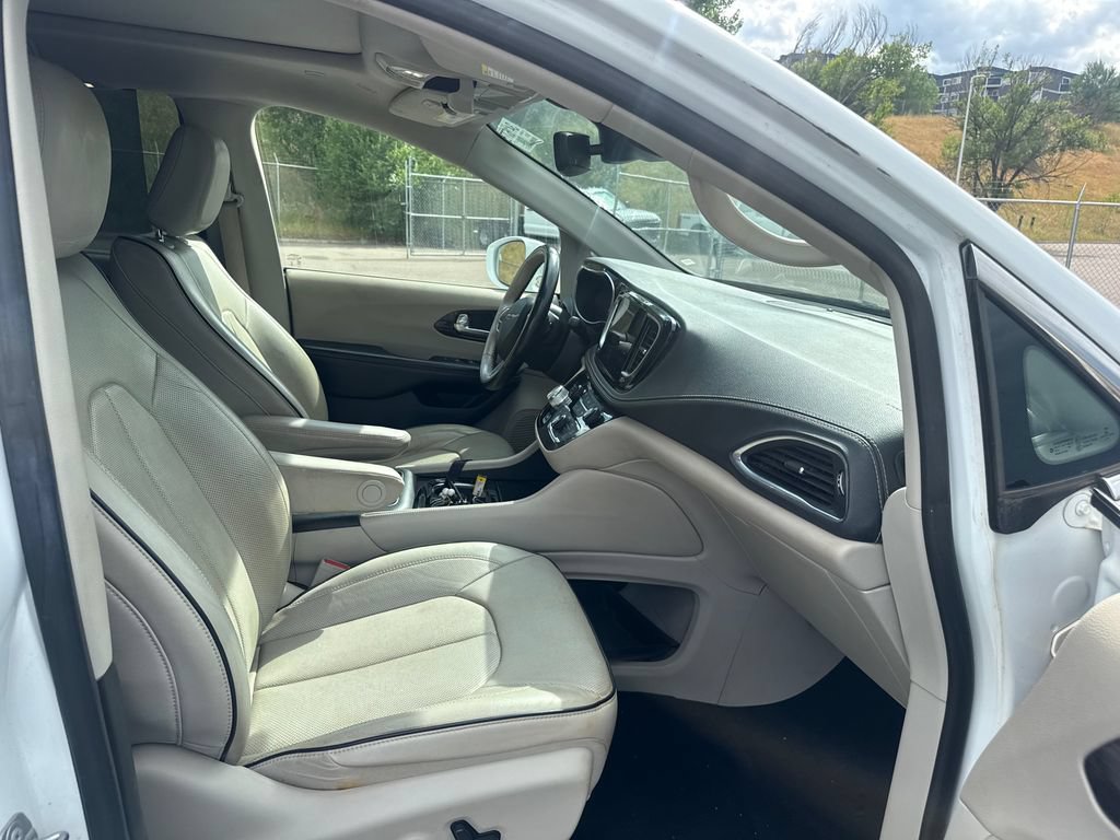 Used 2021 Chrysler Pacifica Limited w/ Premium & Safety Sphere Group AWD/4WD image 30