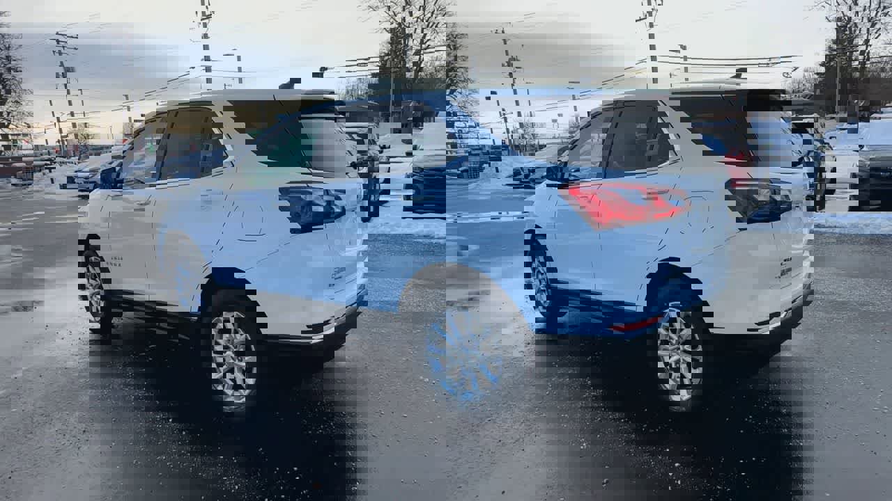 Used 2020 Chevrolet Equinox LT w/ Driver Convenience Package image 6