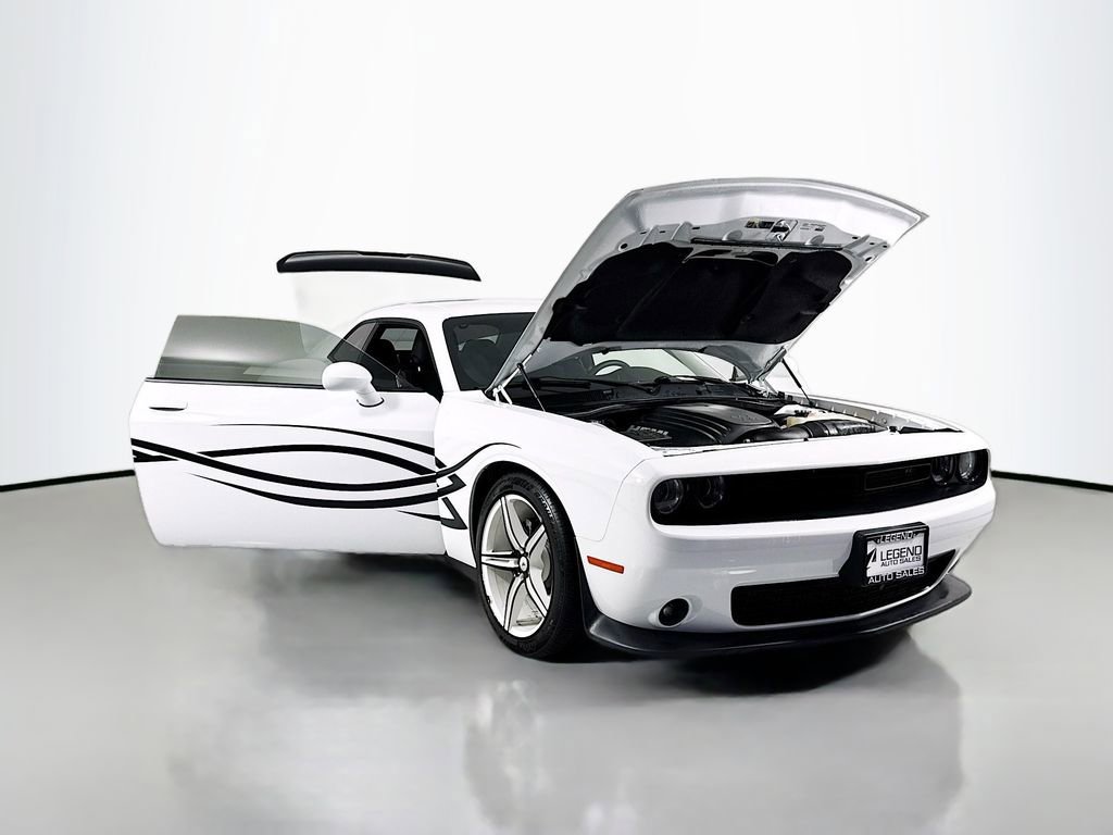 Used 2019 Dodge Challenger R/T w/ Driver Convenience Group image 21