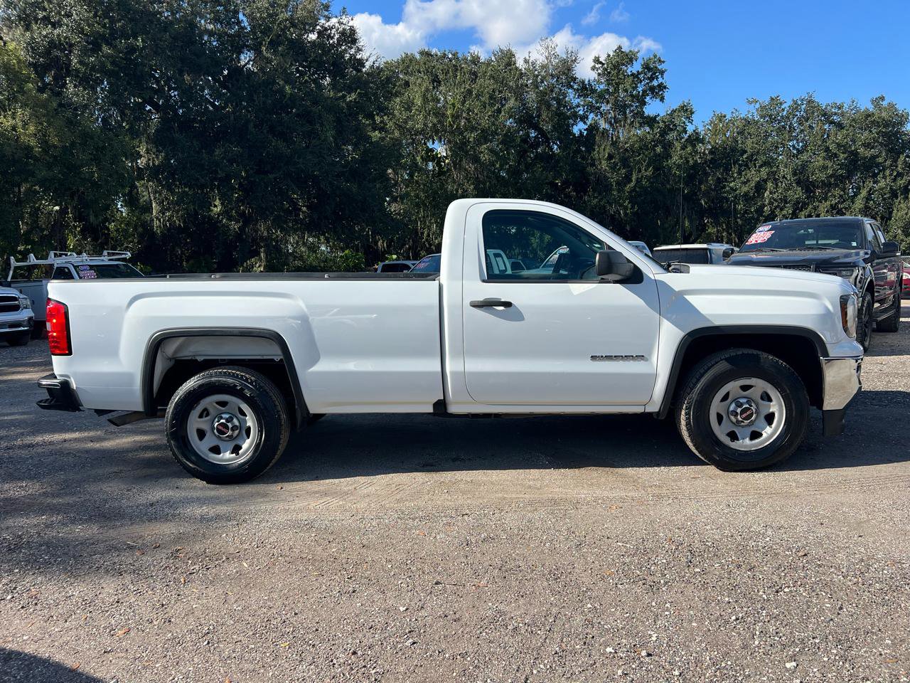 Used 2017 GMC Sierra 1500 2WD Regular Cab image 2