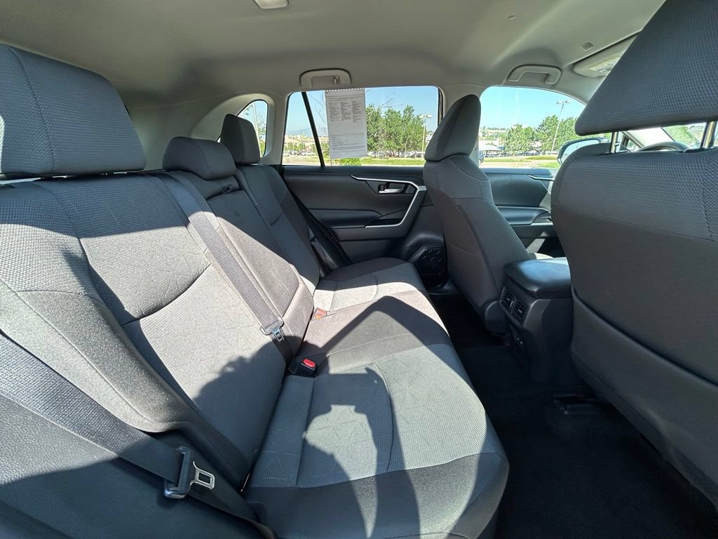 Used 2025 Toyota RAV4 XLE AWD/4WD image 29