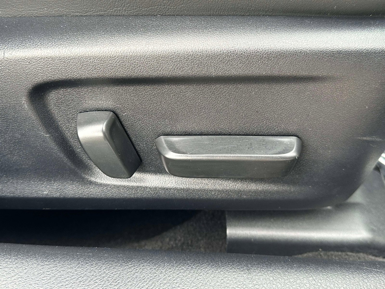 Used 2023 Lexus IS 500 image 28