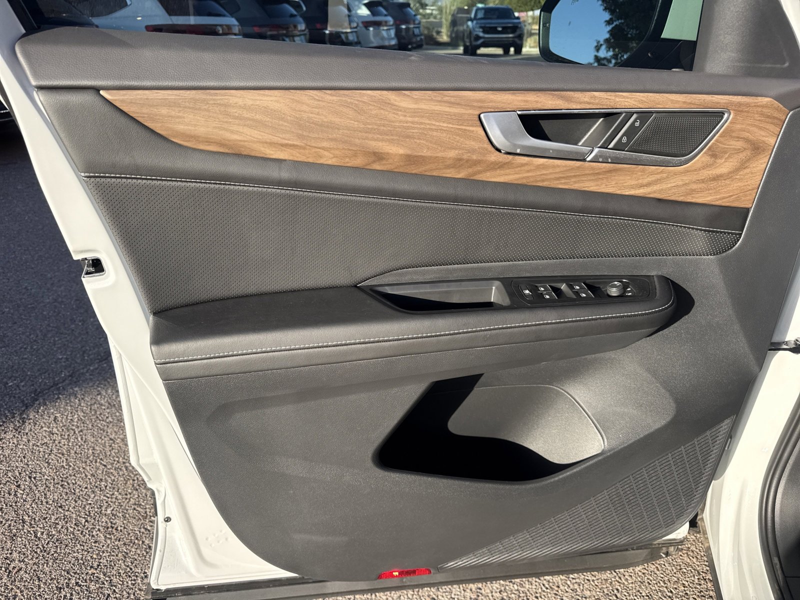 New 2026 Volkswagen Atlas SE image 11