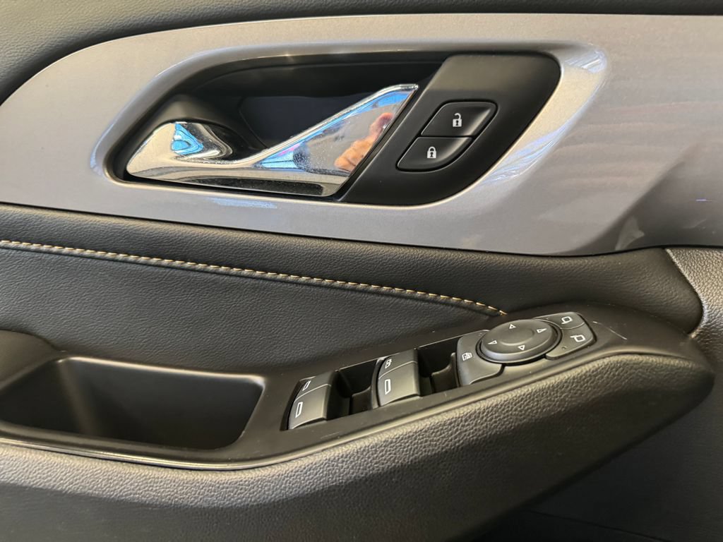 Used 2020 Chevrolet Traverse RS AWD/4WD image 19