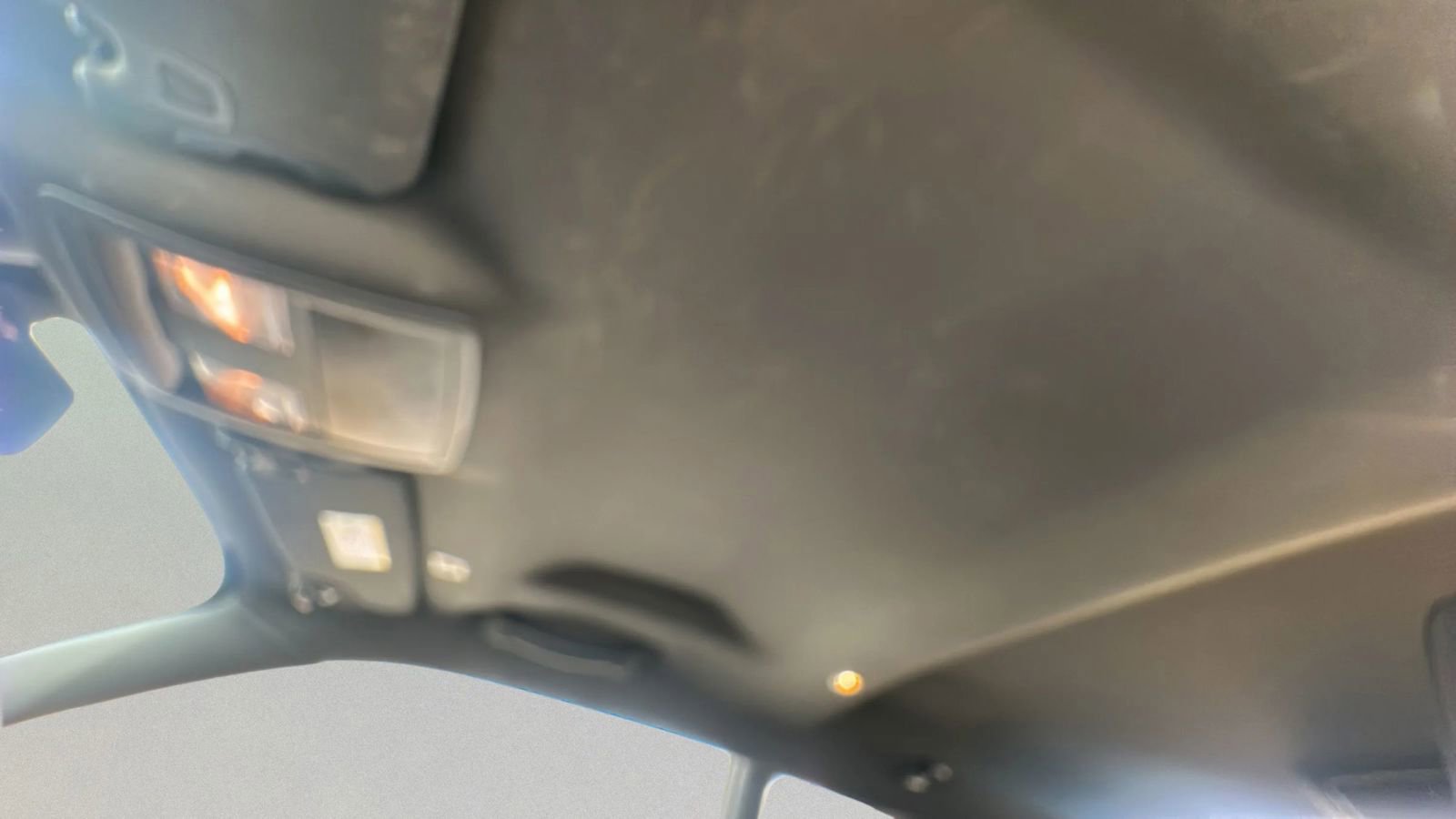 Used 2018 Dodge Challenger SXT image 21