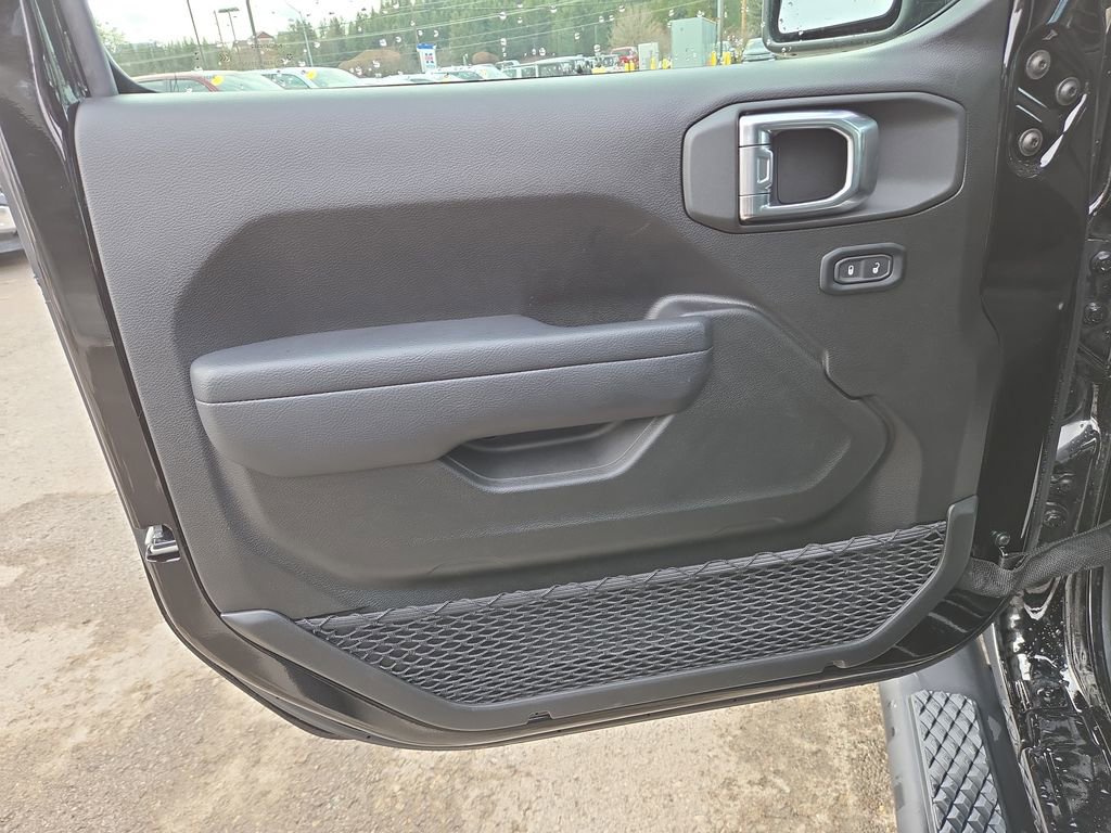 Used 2025 Jeep Gladiator Sport image 12