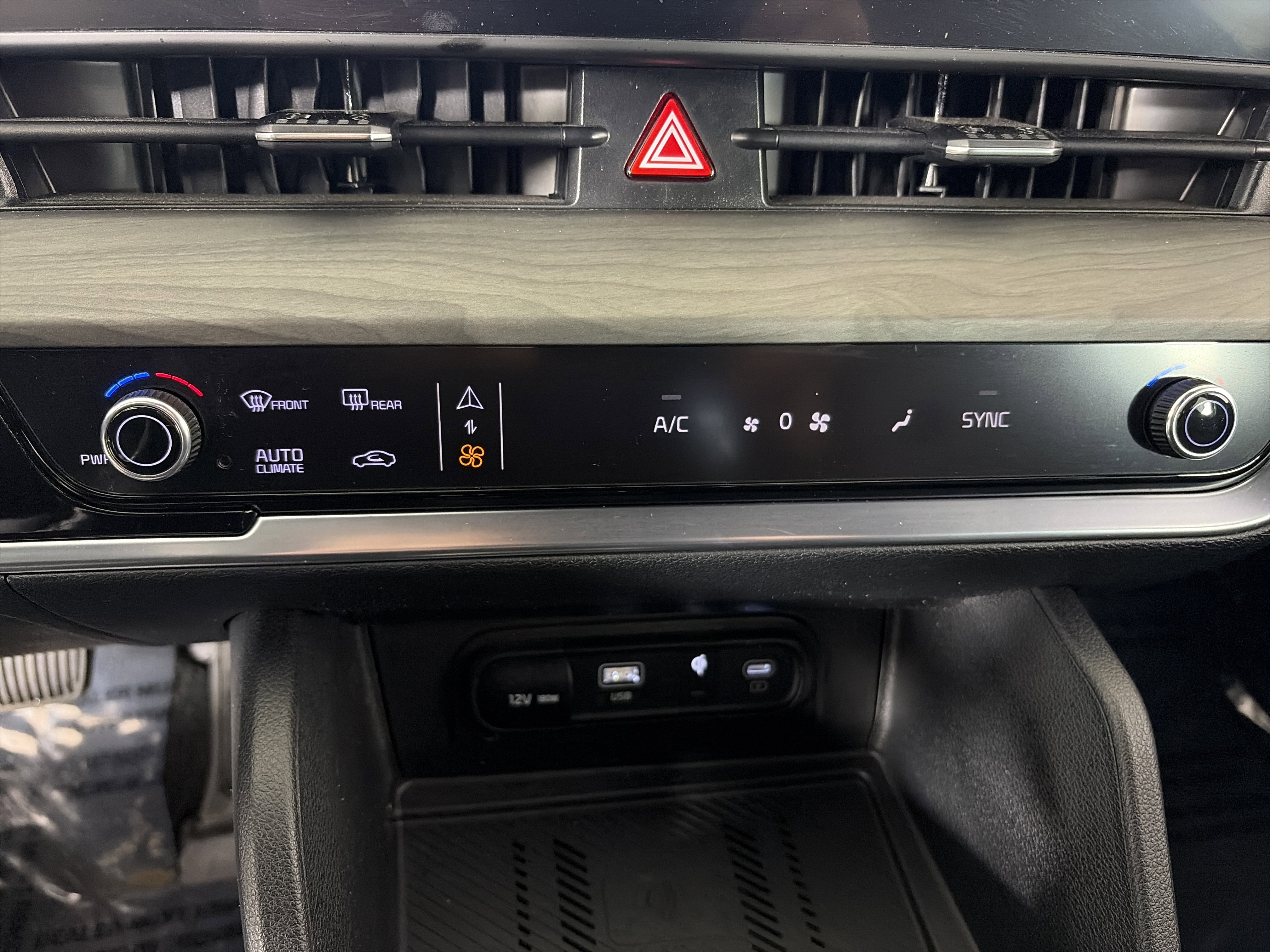 Used 2024 Kia Sportage X-Line w/ X-Line Premium Package AWD/4WD image 25