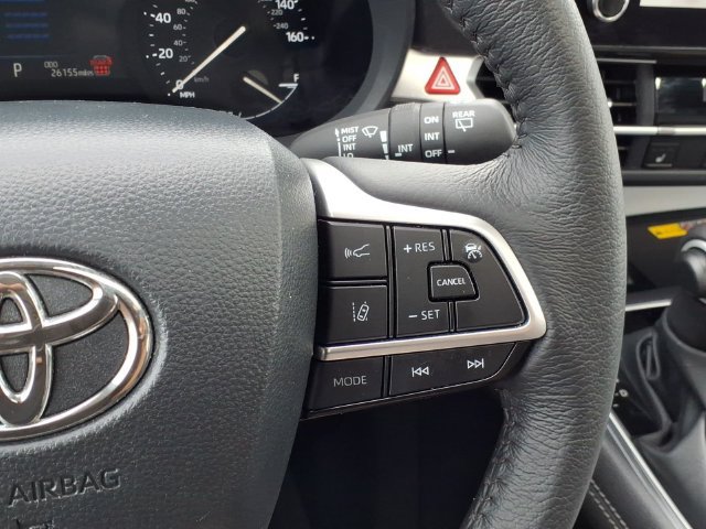 Used 2026 Toyota Sienna XLE FWD image 24