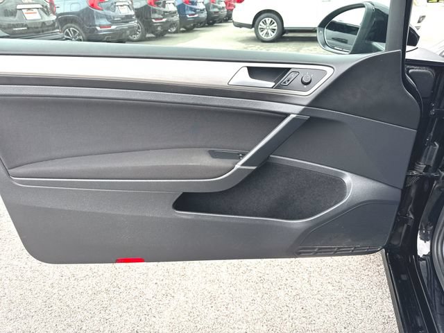 Used 2016 Volkswagen Golf 2-Door FWD image 19
