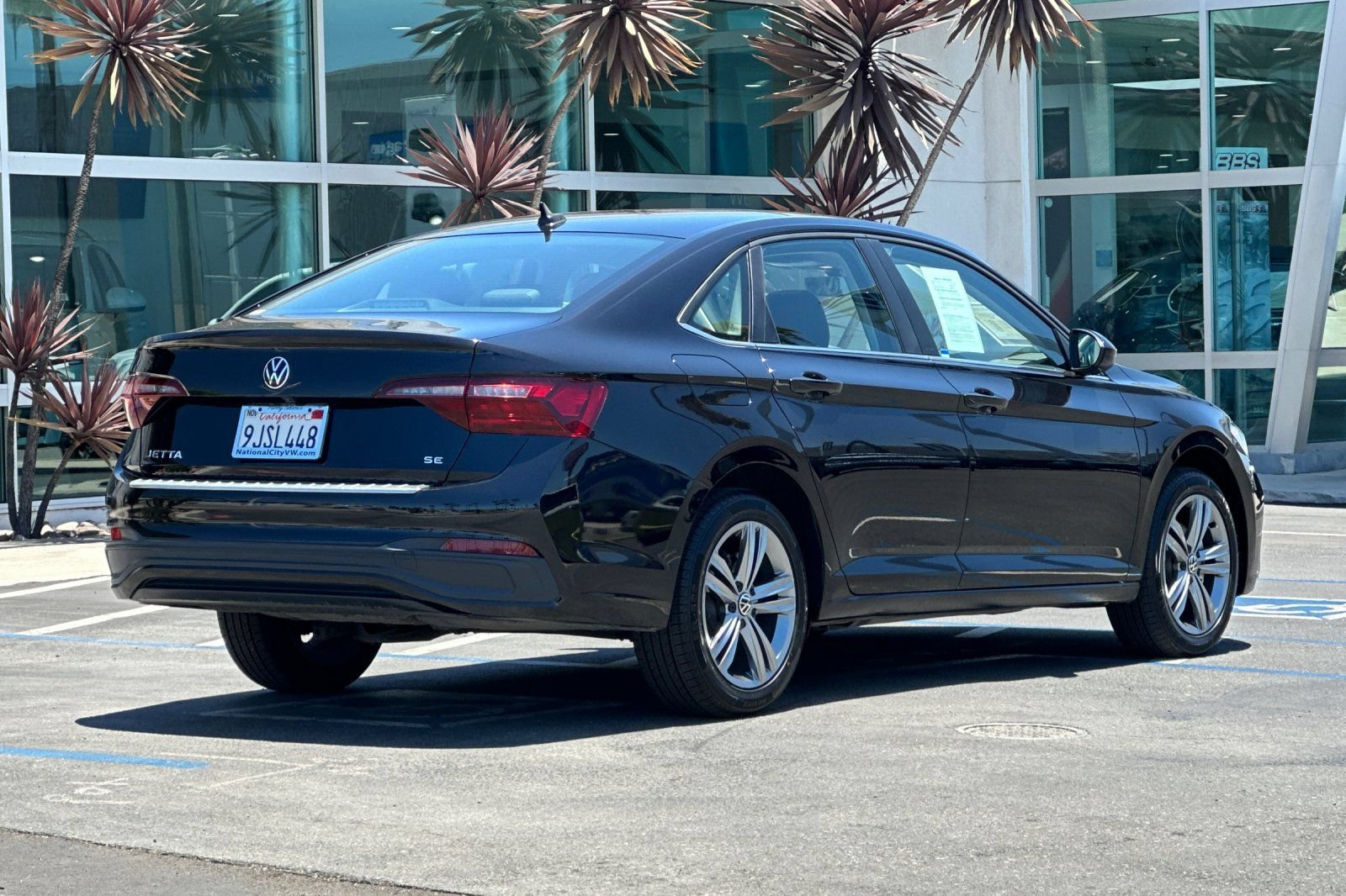 Used 2023 Volkswagen Jetta SE FWD image 5
