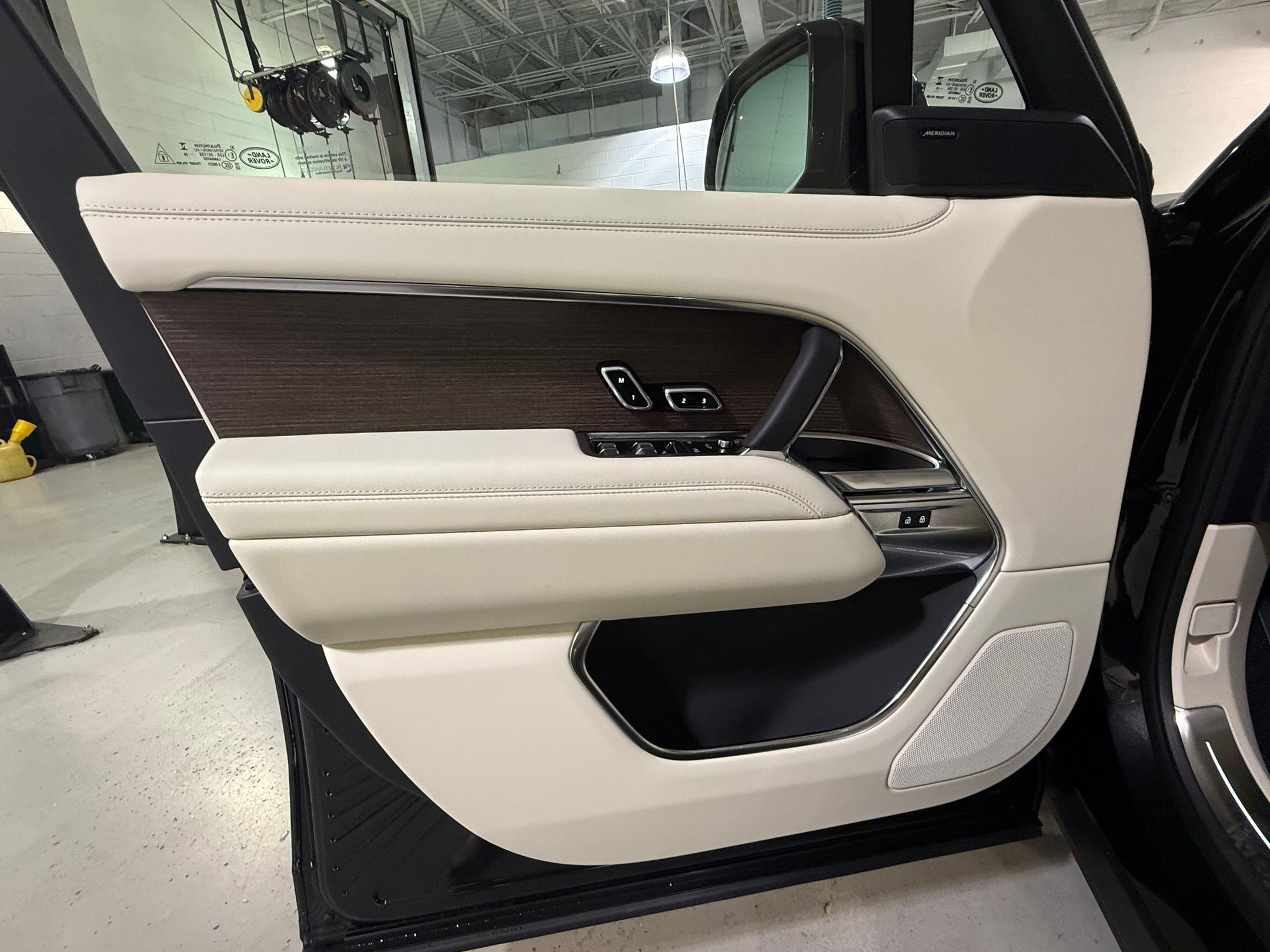 New 2026 Land Rover Range Rover SE AWD/4WD image 28
