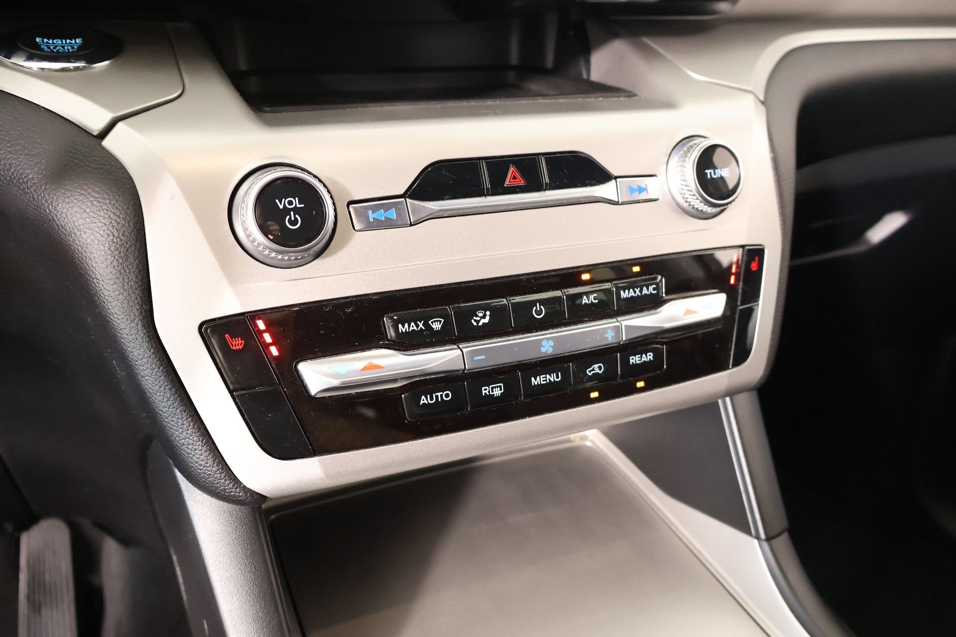 Used 2022 Ford Explorer XLT RWD image 7
